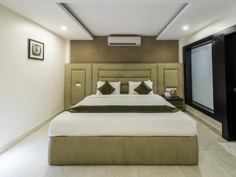 Treebo Elan Hotel Chennai Exterior photo
