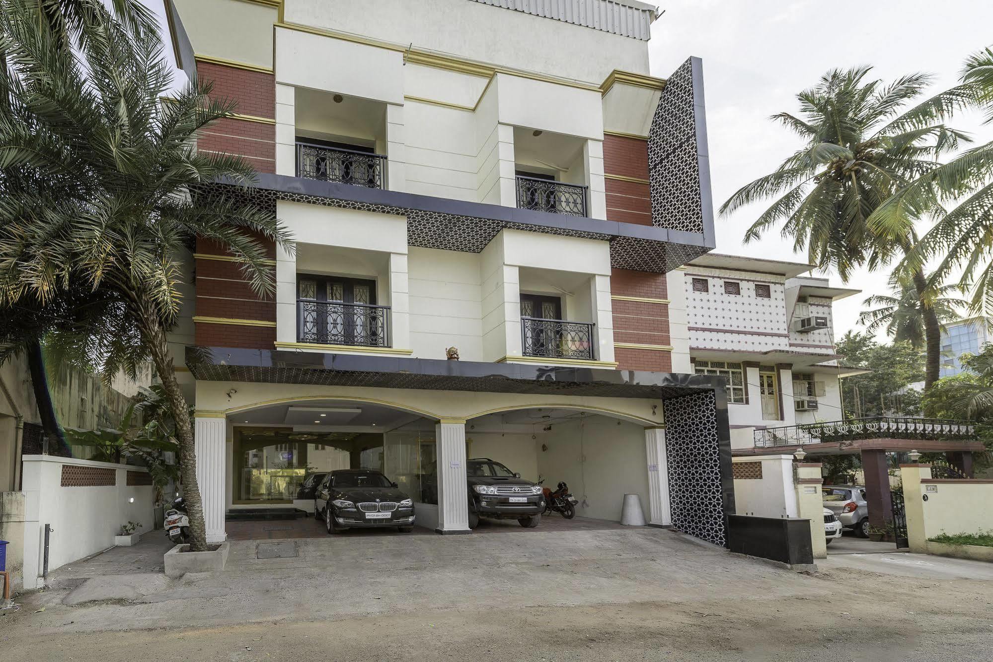 Treebo Elan Hotel Chennai Exterior photo
